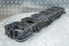 Cylinder head cover  QSL9